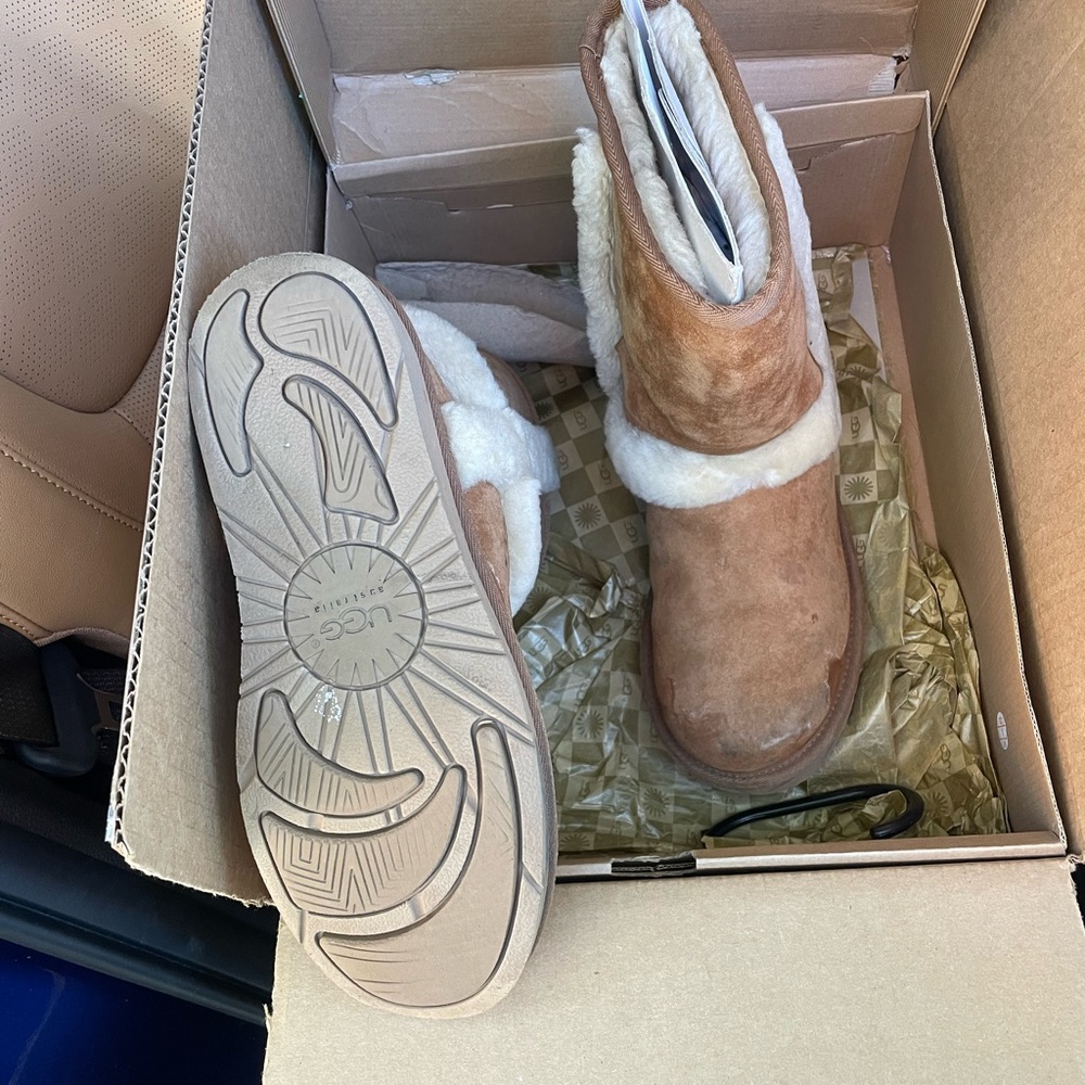 Sunburst uggs / Carter uggs